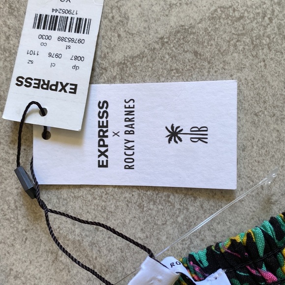 Floral Tie Front Linen Top - Picture 3 of 7